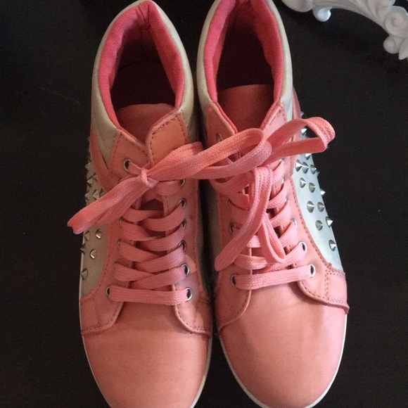 Peach&grey shoe with stones on the side - Picture 4 of 4